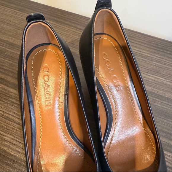 Coach | Women's 5.5 pointed black leather Waverly pump designer elegant - Picture 2 of 4